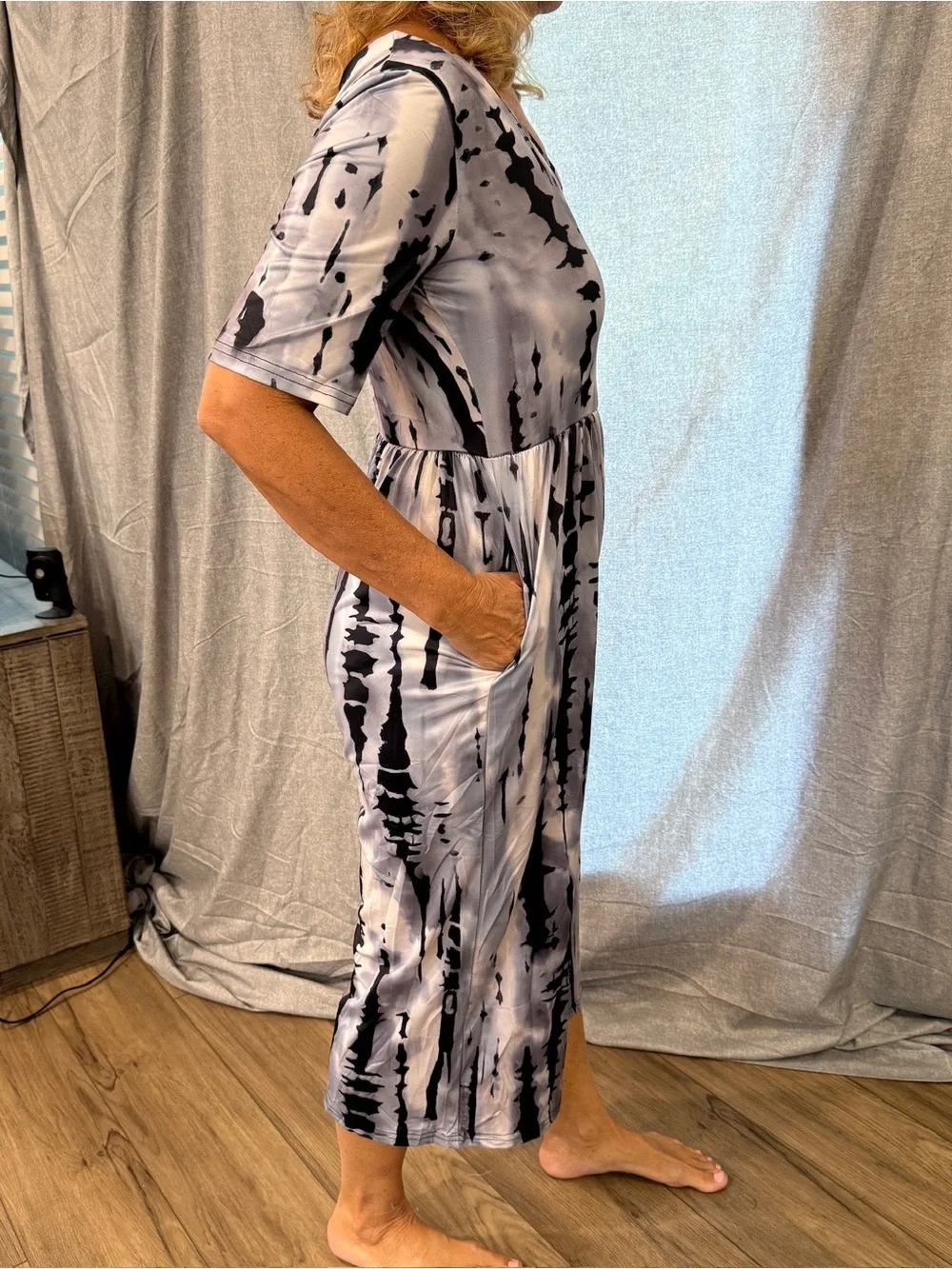 NWOT Small Black Grey Tie Dye V Neck Wide Leg Cropped Jumpsuit w/ Pockets Fall